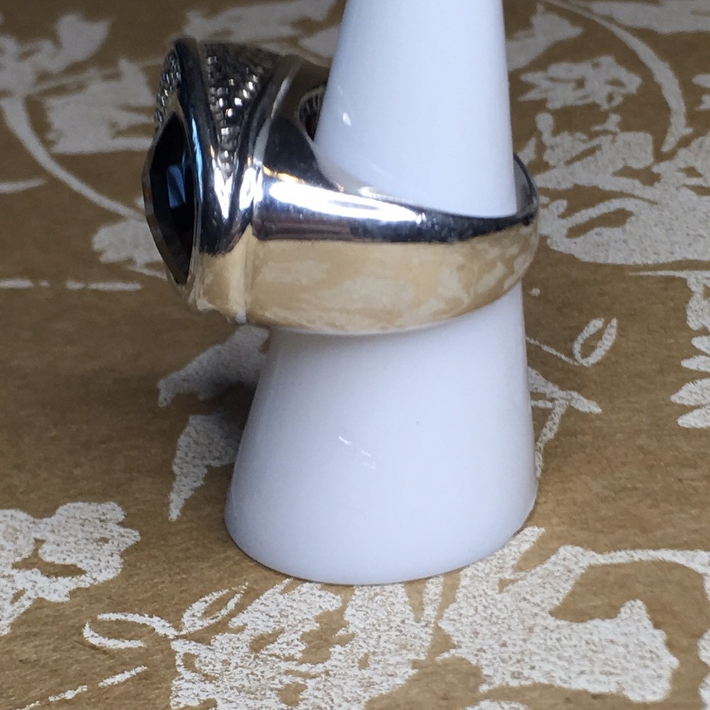 SALE Fantastic and Unusual 925 Sterling Silver and Smokey Quartz Gemstone Ring - Picture 9 of 10